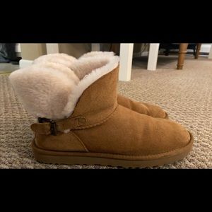 UGG Tan Ankle Boots with Cream Fur Lining